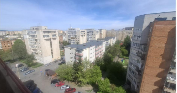 Apartament 3 camere cu parcare si boxa zona Spitalul Judetea