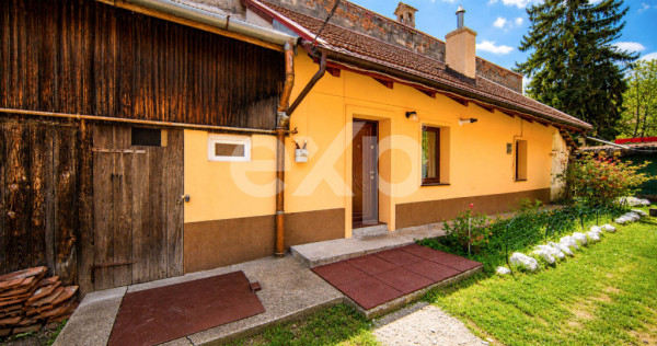 Corp de casă renovat, curte comună &ndash; Str. Lungă, Brașo