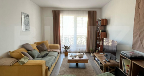 Apartament semidecomandat, bucatarie inchisa, lift, garaj su