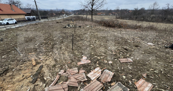 Teren intravilan de vanzare, 400 mp, zona Stroiesti