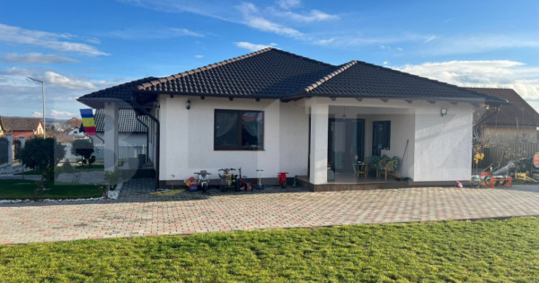 Casă Modernă &icirc;n Stil Mediteranean, Nazna &ndash; Mobilată, U