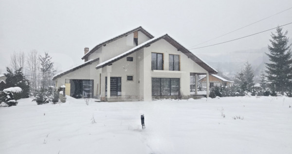 Casa individuala cu 4 camere,pretabila casa de vacanta sau p