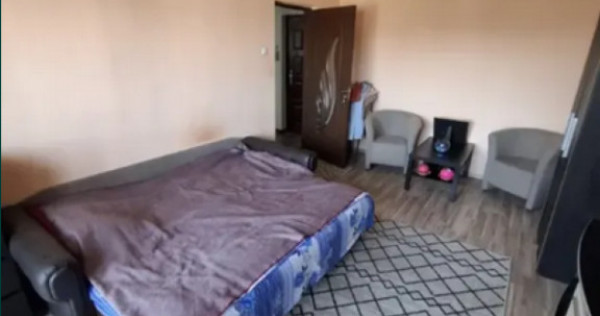 Apartament 3 camere, decomandat - zona Astra
