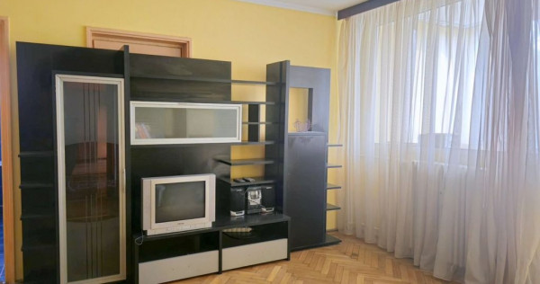 De vanzare apartament cu 3 camere Tiglina 1, etaj interme...
