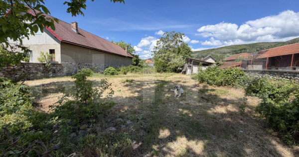 Teren intravilan, 600 mp, zona Runcu