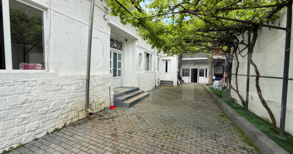 Casa de vanzare, 241 mp, zona Spital Boldescu