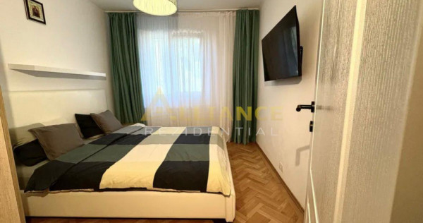 {Piata Sudului} {3 camere} {Etaj 1}