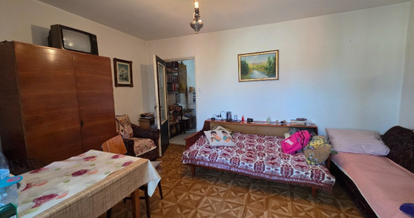 Vand apartament 1 cameră,etajul 3,Podgoria