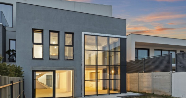 Casa 5 camere moderna cu curte Pipera