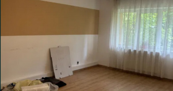 Apartament 3 camere, decomandat - zona Racadau