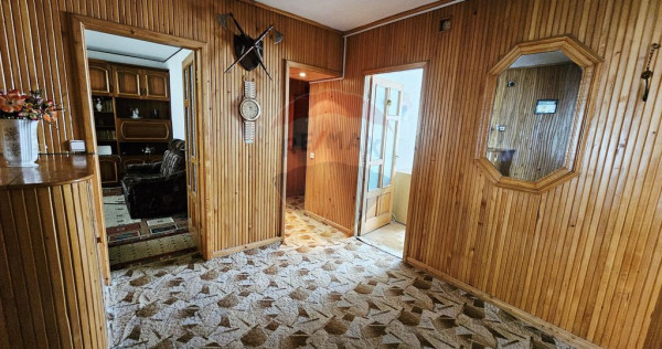 Apartament cu 4 camere de v&acirc;nzare &icirc;n zona Maratei