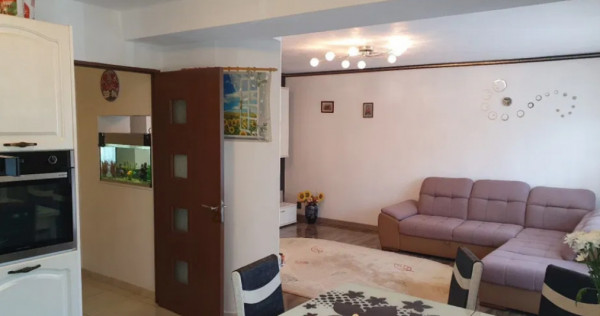 Apartament 4 camere, decomandate - zona Noua