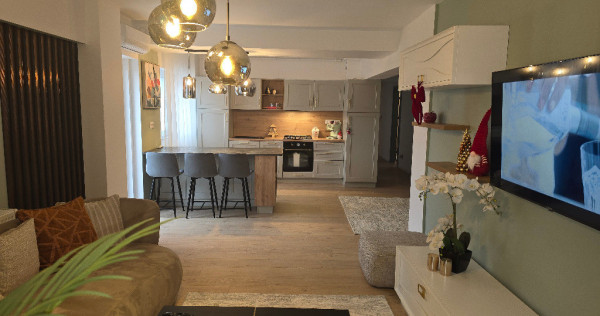 Inchiriez apartament 4 camere cu GARAJ,DISPONIBIL DIN DATA DE 01.07.26