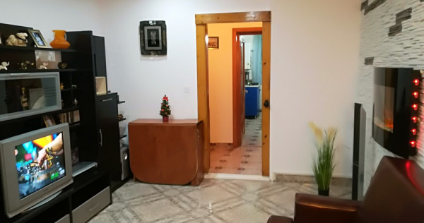 Vand in Onesti Primăria Veche Apartament 3 camere DEOSEBIT,utilat