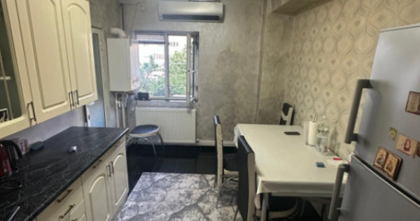 Apartament 4 camere de v&acirc;nzare &icirc;n Inel I | Mobilat și uti