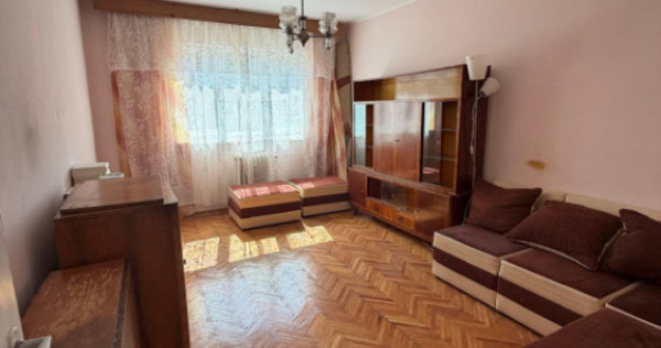 Apartament 3 camere + boxa, etaj intermediar, Radauti