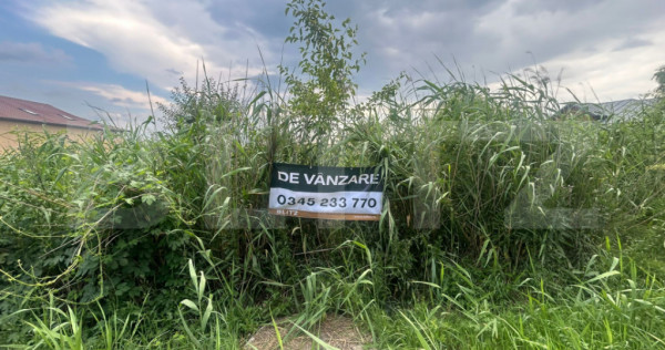 Teren pentru casă &ndash; 775 mp, deschidere 20,66 m la DN72 ??