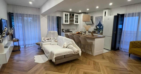 Apartament 4 camere de vanzare