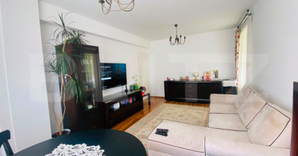 Apartament 3 camere de v&acirc;nzare &ndash; zonă excelentă, cu loc