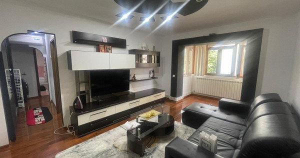Apartament cu 3 camere, 56 mp, decomandat, et 3, zona Craiov