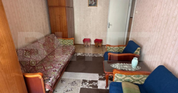 Apartament cu 3 camere, decomandate, boxă, centrală, zona
