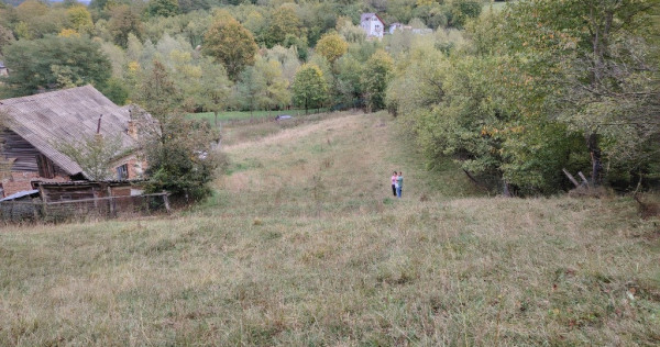Teren de 3900mp &ndash; C&acirc;mpulung, jud. Argeș &ndash; Valea Rum&acirc;neștilor