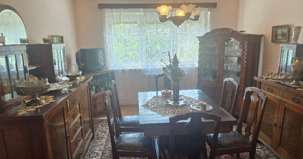 Vand apartament 4 camere decomandat in Deva, Politia Judet, et. 1