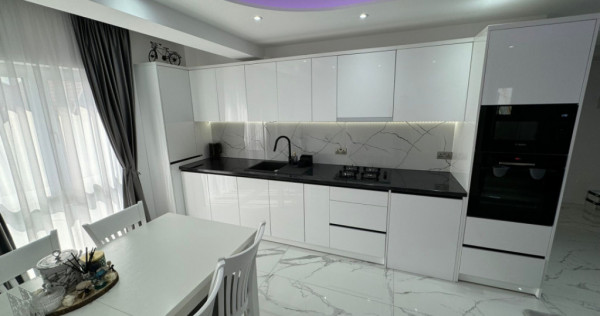 Apartament 3 camere, bloc nou, Radauti