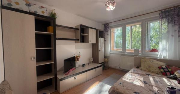 Apartament 3 camere zona Faget-Garii,153000 Euro