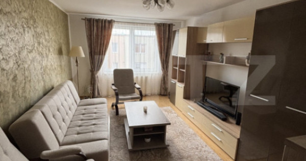 Apartament de vanzare - 3 camere - complet mobilat și utila
