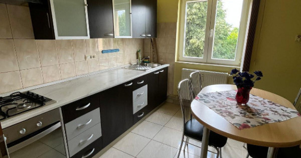 Vand apartament 2 camere decomandat in Deva, Bld. Balcescu, et 2
