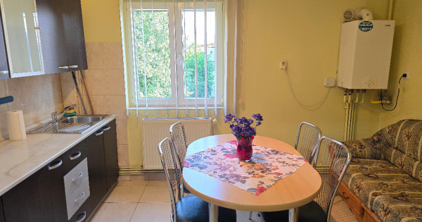 Vand apartament 2 camere decomandat in Deva, Bld. Balcescu, et 2