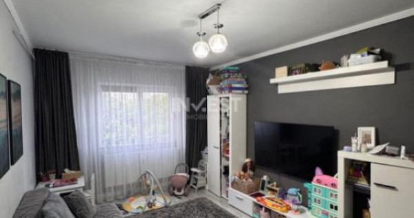 Apartament decomandat cu 2 camere, renovat, &icirc;n Nicolina