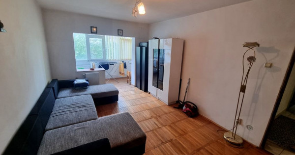 Soveja eden--- apartament 4 camere decomandat cu gaze