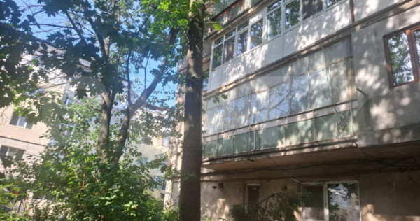 Apartament de vanzare, 50 mp, zona Gaești