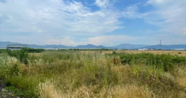 Teren investiție &ndash; 57 ari intravilan, front stradal 40m,