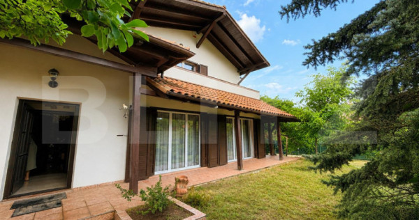 Casa 5 dormitoare, 300 mp, subsol, teren 2026 mp, zona Cetat