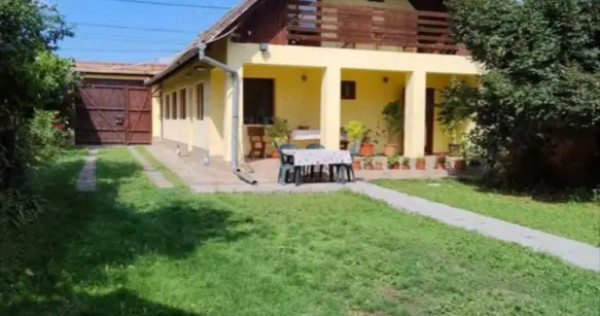 V&acirc;nd casă &icirc;n Petrești Alba