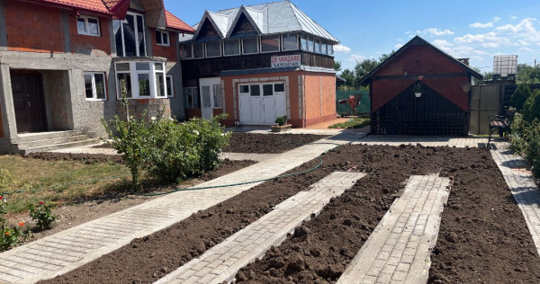 Casa P+1 si garaj cu mansarda Lisa, Olt