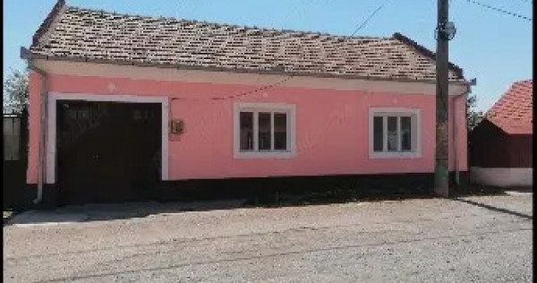 V&acirc;nd casă in Moldova veche
