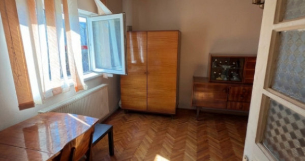 Casă P+1 de v&acirc;nzare, 4 camere, aproape de centru, ideală