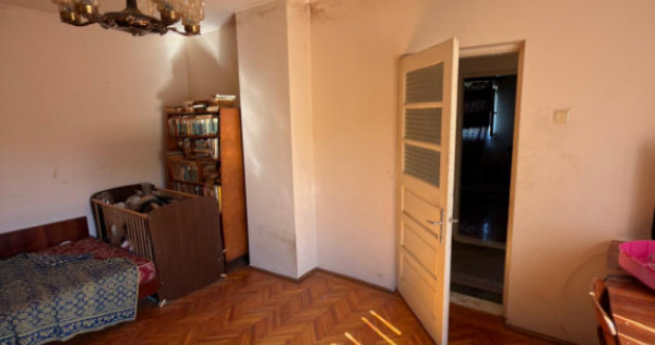 Casă P+1 de v&acirc;nzare, 4 camere, aproape de centru, ideală