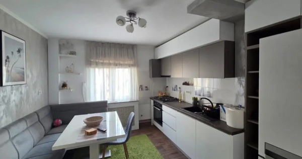 Apartament 3 camere, 2 balcoane, 2 bai, zona 1 Mai, Ramnicu Valcea