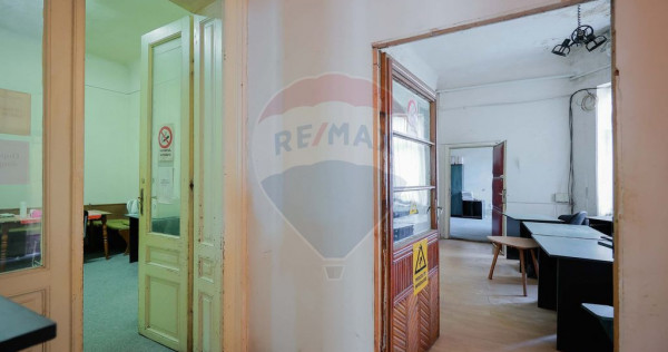 De v&acirc;nzare apartament cu 1 cameră, str. Cuza Vodă, ult...