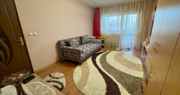 Apartament 3 camere, 70 mp total, loc de parcare, Str. V&acirc;nătorilor