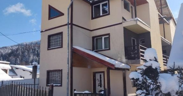 De v&acirc;nzare &ndash; Vila spațioasă, ideală pentru locuit sau investiție Azuga
