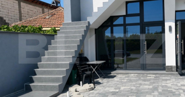 Spatiu vizibilitate mare, 65 mp, trifazic, Romanesti