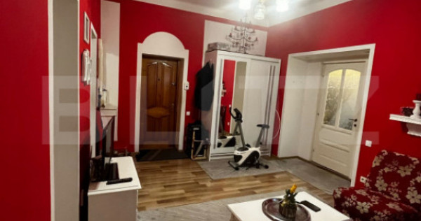 Apartament cu 3 camere de v&acirc;nzare &ndash; Parter, zona Piața A