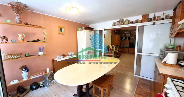 Apartament 3 camere, parter, gata de mutare