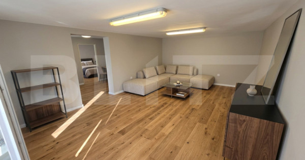Apartament de v&acirc;nzare cu 3 camere, open space, Brădet